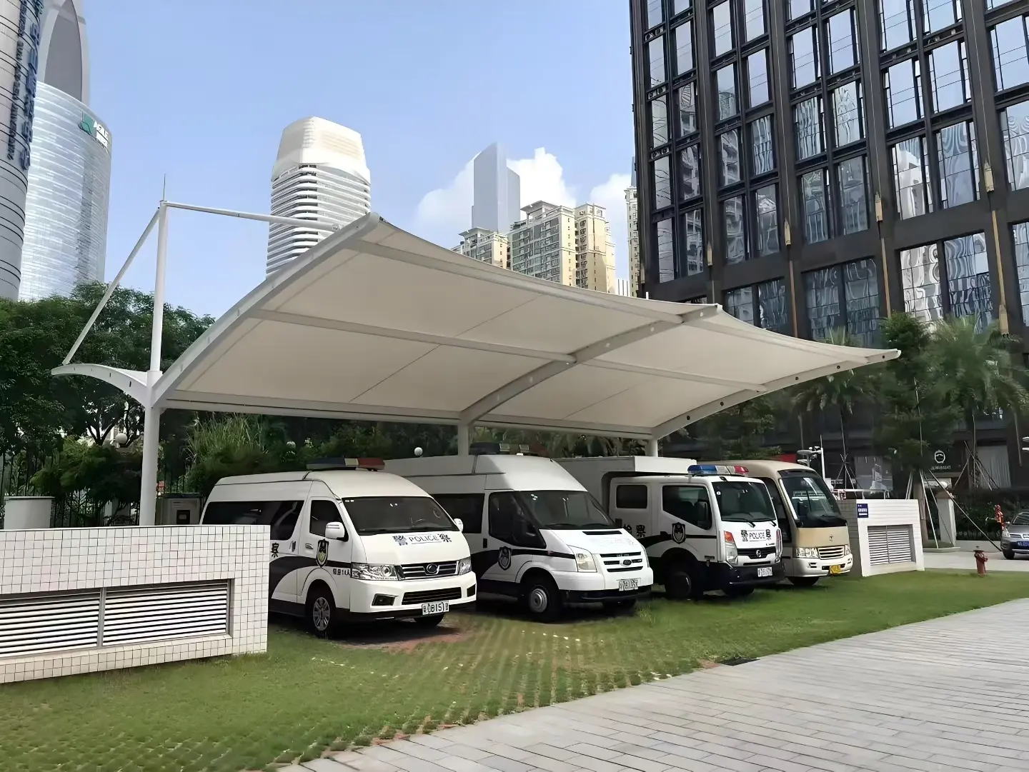 贵州赫章膜结构车棚怎么选？山地多雨高湿环境，园区物业采购避坑指南